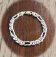 Link to Plain Silver Bracelets page.
