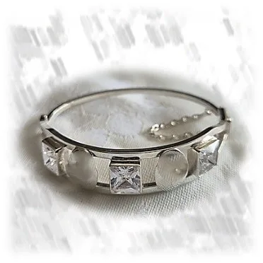 BA00600F-Sterling Silver Cubic Bangle. $600.00