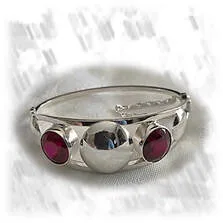 BA00700A-Sterling Silver Synthetic Garnet Bangle.