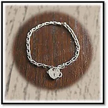 Main page item plain silver & heart lock bracelet $150A
