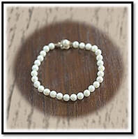 Main page item cultured pearl with 9ct yellow gold clasp bracelet $600D