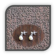 Main page item silver & pearl earrings $200A