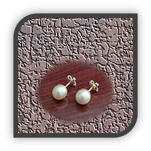 ES00400D-9ct Yellow Gold Pearl Studs. $400.00