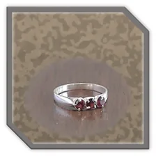 Main page item silver & 3 x round garnet ladies ring $140D
