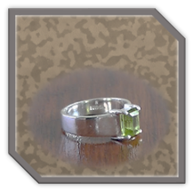 Main page item silver & peridot ladies ring $150B