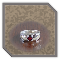 Main page item silver & round garnet ladies ring $150C