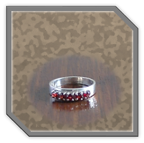 Main page item silver & 5 x round garnet ladies ring $160B