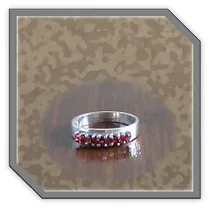 Main page item silver & 5 x round garnet ladies ring $160B