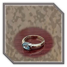 Main page item 18ct yellow gold & oval blue topaz ladies ring $1400C