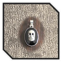 Main page item silver & oval onyx with silver skull pendant $200D