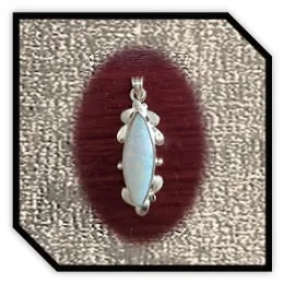 PE01200F-9ct Yellow Gold Opal Pendant.