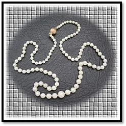 NE01500A-Cultured Pearl 9ct Yellow Gold Clasp Necklace.