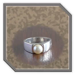 LR00200C-Sterling Silver Cultured Pearl Ladies Ring.